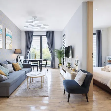 Domirra Modern Old Town 3* فروتسواف