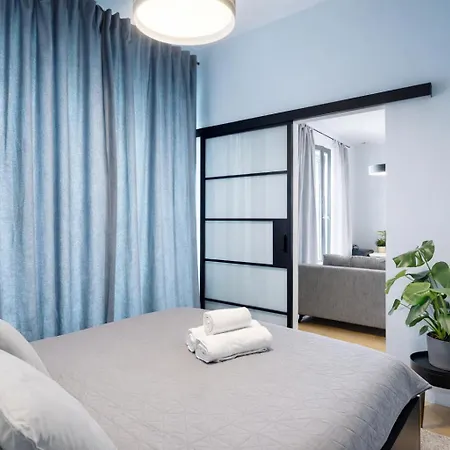 Domirra Modern Old Town *